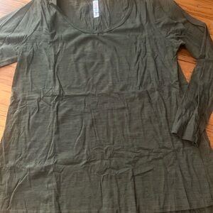 Lularoe Lynnae Long Sleeve Top